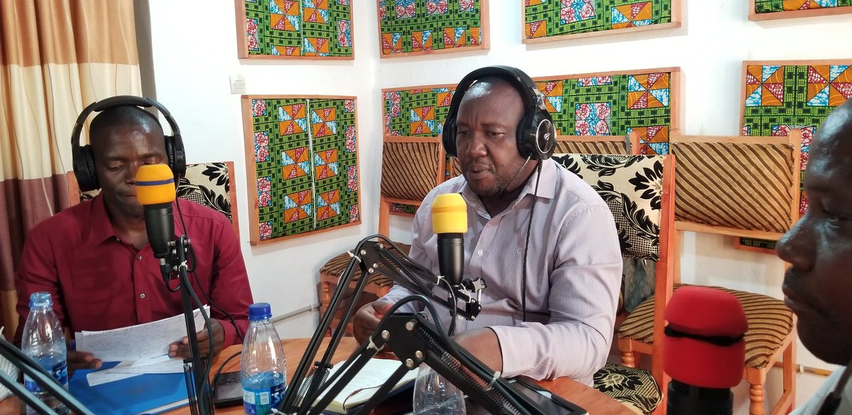 Buramatari w'intara <a href="/alberthatunga/">albert HATUNGIMANA</a> ahejeje kuremesh ikiganiro kidasanzwe catunganijwe na  <a href="/FmRemeshamahoro/">Remeshamahoro FM</a> ifadikanije na <a href="/SNmediaSN/">SNmédia</a> mu mugambi PAPROM wo gufasha ama radios gukorana akarangamutima. kikaba cari gishimikiye ku kahise ka @KirundoProvince yahoze ari ikigega c'igihugu