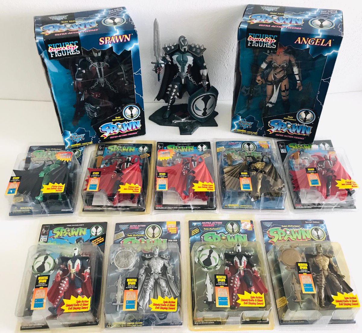 Hey <a href="/pogoman/">Pogoman</a> #SpawnHunter I have started my collection, I decided to gather series 1 because it was the one I had 25 years ago and I came across the #supersize figures but I could no longer get #Violator at a good price #retrocollector #Spawn