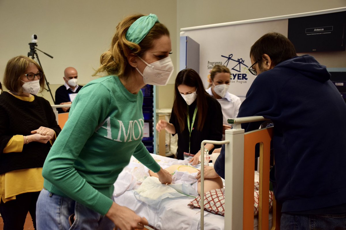 CentroSIMMeyer's tweet image. Here at #SIMMeyer, Florence, we’re doing a debriefing bootcamp, a one-day course with the aim of helping participants implement debriefing skills.