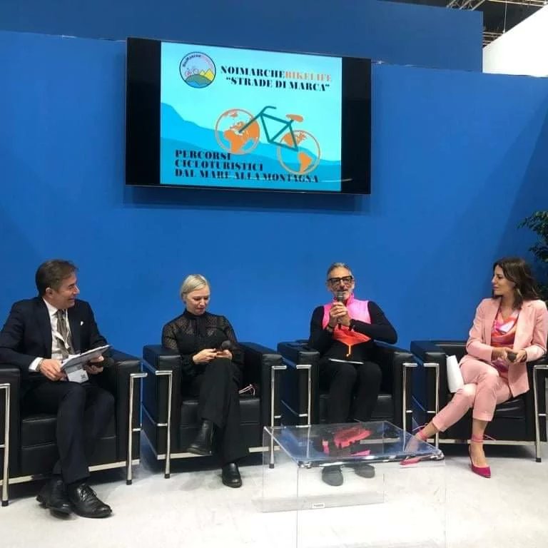 RegioneMarcheIT's tweet photo. Si conclude la “tre giorni” milanese alla BIT - BORSA INTERNAZIONALE DEL TURISMO, un prestigioso palcoscenico internazionale in cui abbiamo percorso un affascinante viaggio nell’identità nascosta e segreta della Regione Marche. 
👉 https://t.co/fEdEhPlOQ4 https://t.co/zQIm4IsFfe