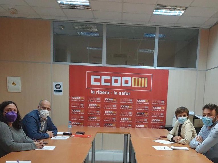 pspvriberalta's tweet photo. 🔴 Este dilluns ens reunirem amb la direcció dels sindicats de @ccoopv i @UGTPV de la Ribera Alta.

🤝 En aquestes dos reunions s’ha posat en comú la col•laboració i coordinació entre ambdos sindicats i el PSPV-PSOE de La Ribera Alta. https://t.co/XeYllnaEjS