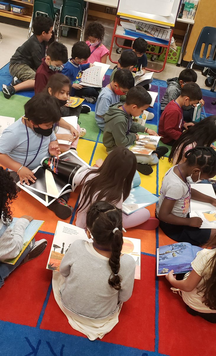 tnchadwick1's tweet photo. DEAR Day! Drop Everything And Read! #AldineReads @Jones_AISD @AldineISD https://t.co/KDkLOsKisP
