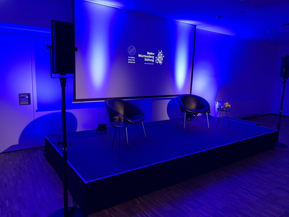 bwstiftung's tweet photo. In 20 Minuten startet unser #GlobalAfterwork Event mit @gd_women. Nur live vor Ort, wer nicht kommt verpasst es! https://t.co/CA0qTjwbis