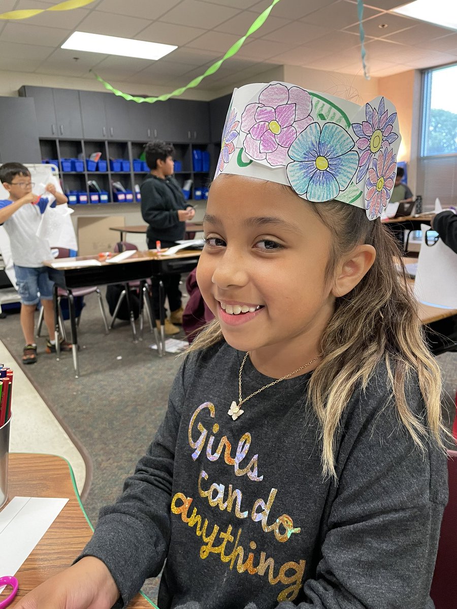 Day two of Encanto <a href="/DixieTylerISD/">Dixie Elementary</a>! Students solved problems to earn Isabella’s flowers and made a crown!