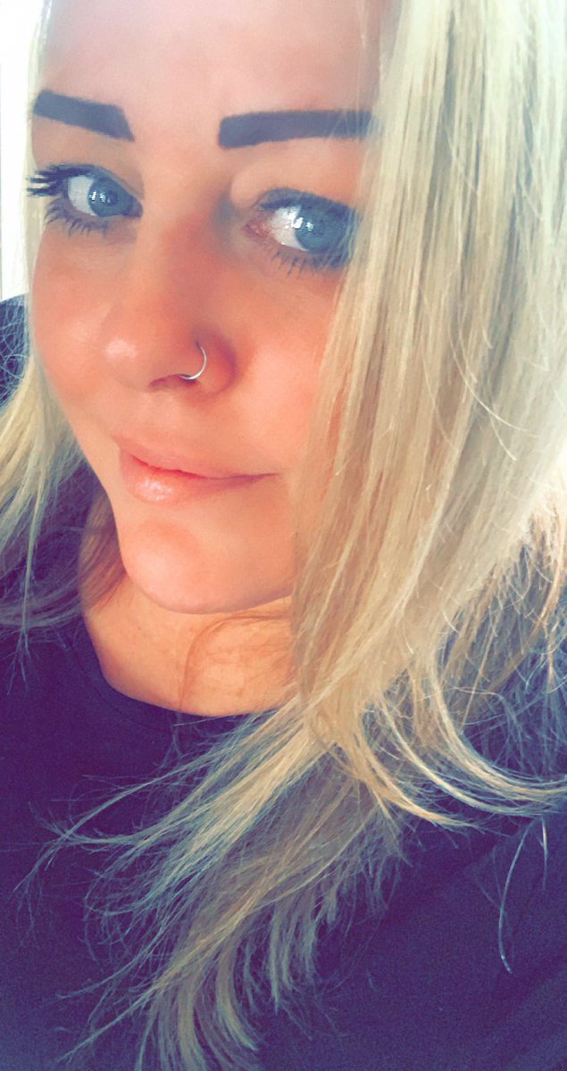 blondi378_yid's tweet photo. A fake smile can hide so much.. I’m so overwhelmed.. by all your lovely messages.. it costs nothing to be nice.. #sendthatmessage #checkonyourfriends 💜 https://t.co/AsIIQ53zTz