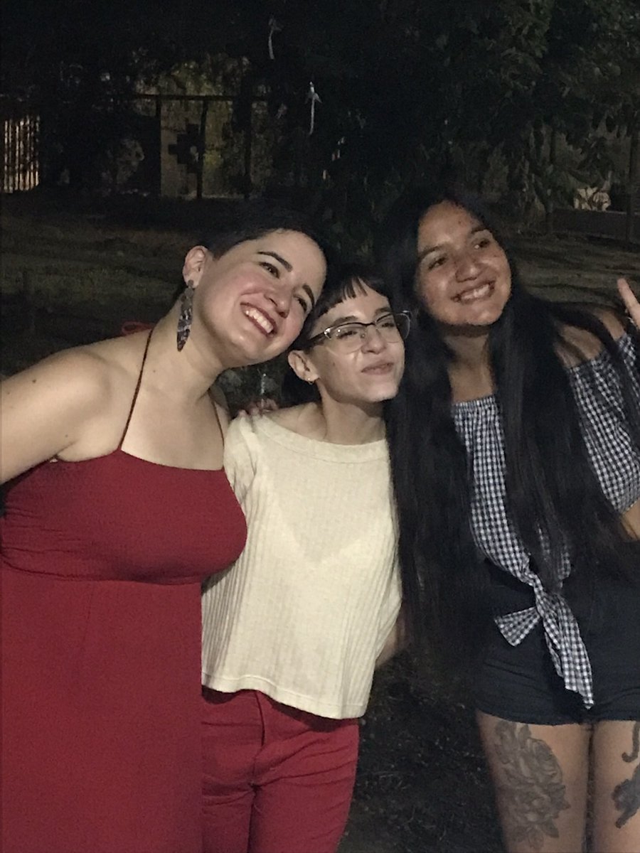 #PasapalabraMundial hoy les traigo esta belleza… las tres mujeres más grosas del rosco: de rojo furioso, Viole: la primera mujer en ganar en Chile; Martina: la única mujer ganadora en Argentina y Sujey, la más joven en ganar el rosco …. Fotaza!!!! Llena de poder femenino!!!