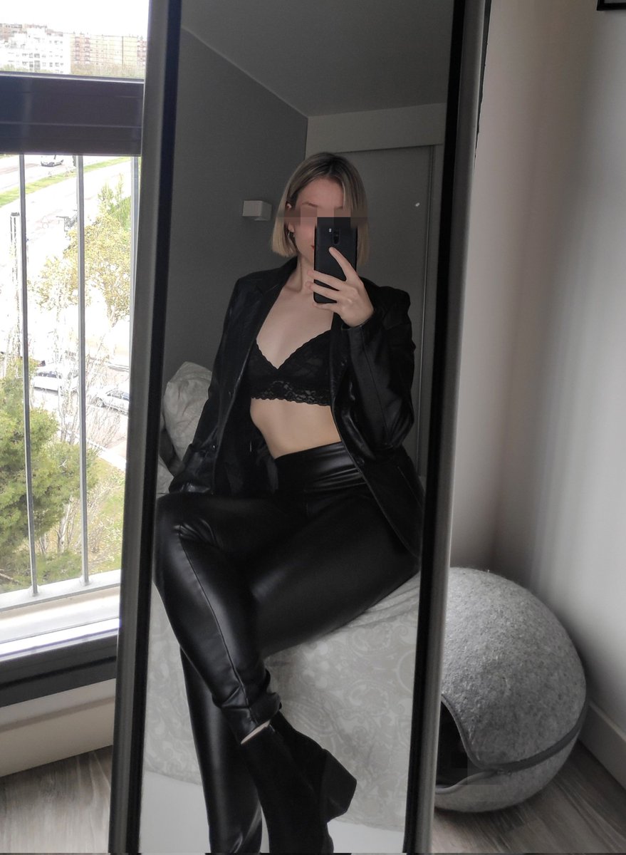 DiosaAris's tweet photo. Si mami te pide la cartera para arruinarte , tú se la das y agradeces❤️‍🔥

Findom - finfet - paypig - femdom https://t.co/6xyckMvIQO