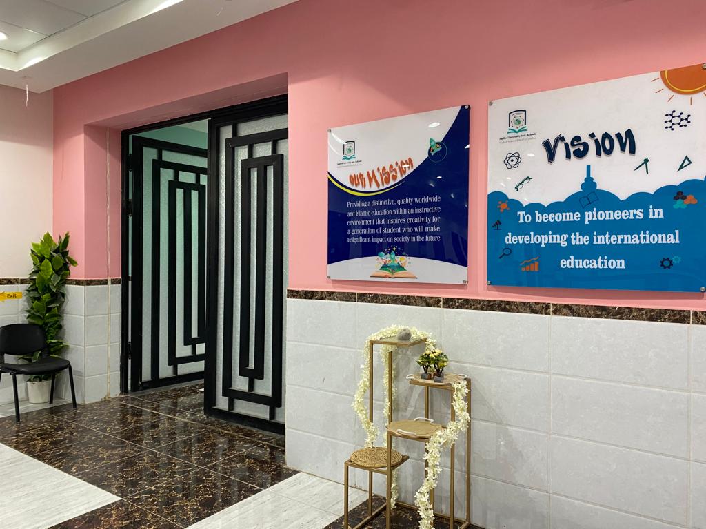 massr2030's tweet photo. اقام #فريق_مسار_التطوعي  #برنامج #توعوي_تثقيفي في مدارس الجامعة التطبيقية  القسم العالمي بنات بالرمال 
تزامنآ مع #اليوم_العالمي_للتوحد تضمنت محاضرة عن عن اضطراب التوحد  تفاعلت فيها الطالبات مع أخصائية التوحد . 
@1416_au https://t.co/uYBI8wphj0