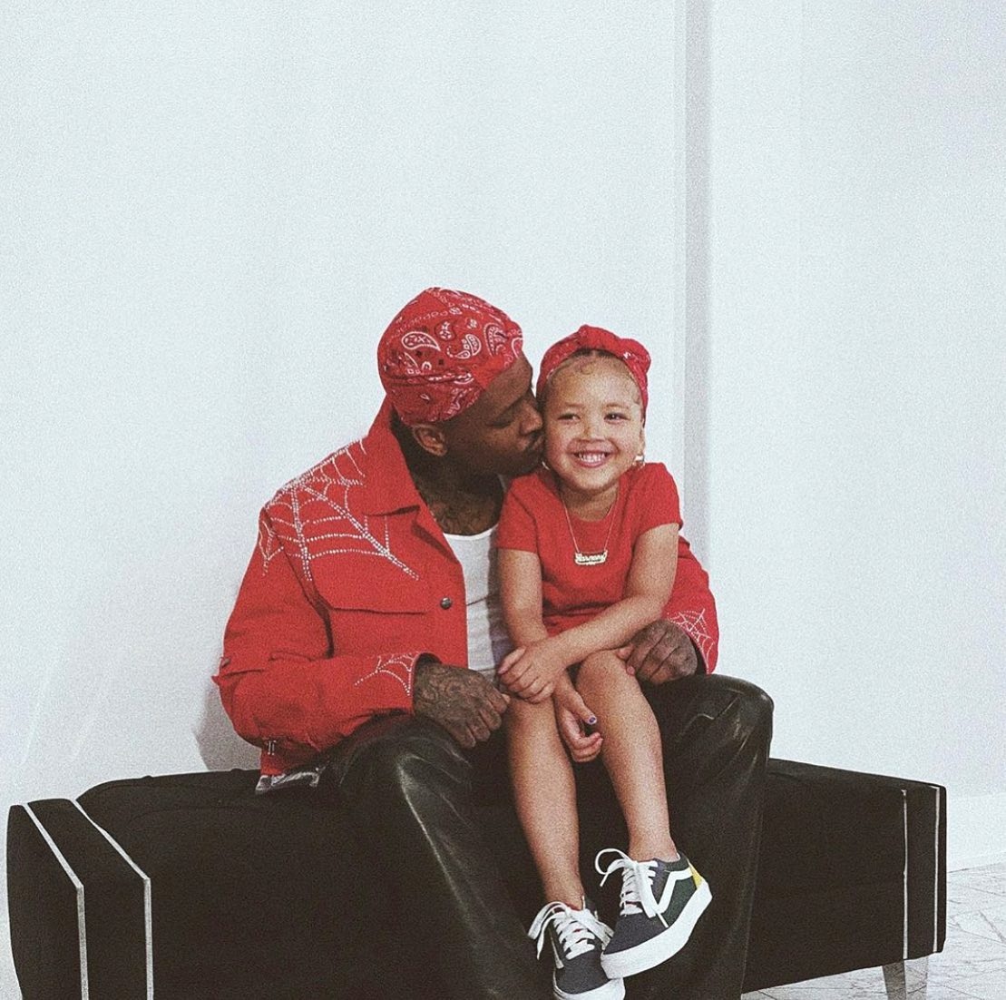 defjam's tweet photo. Girl Dad ❤️❤️ https://t.co/K26UAxaYMf