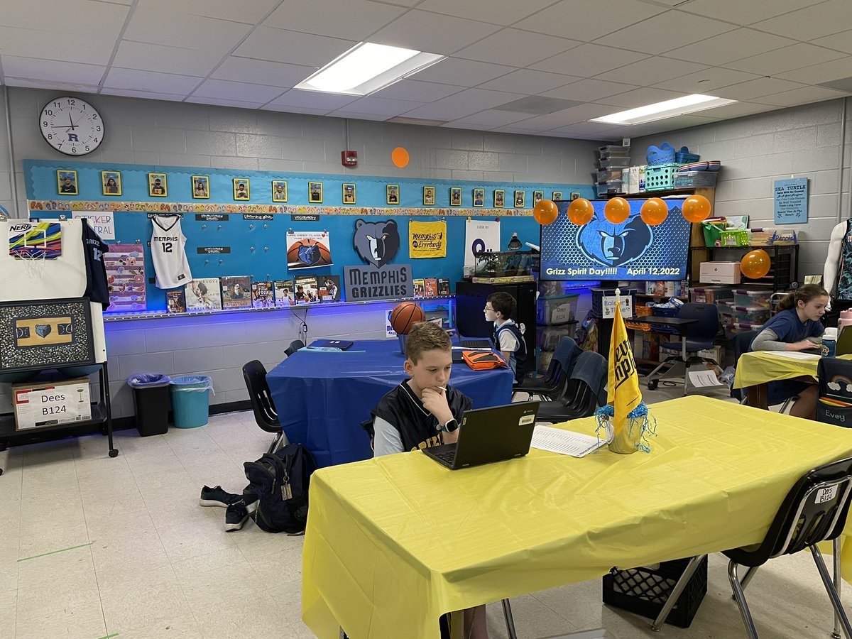 Grit and Grind in ELA today!  <a href="/memgrizz/">Memphis Grizzlies</a>
<a href="/WeAreRiverdale/">Riverdale Elementary</a>
#grizzspirit
#WEARERIVERDALE