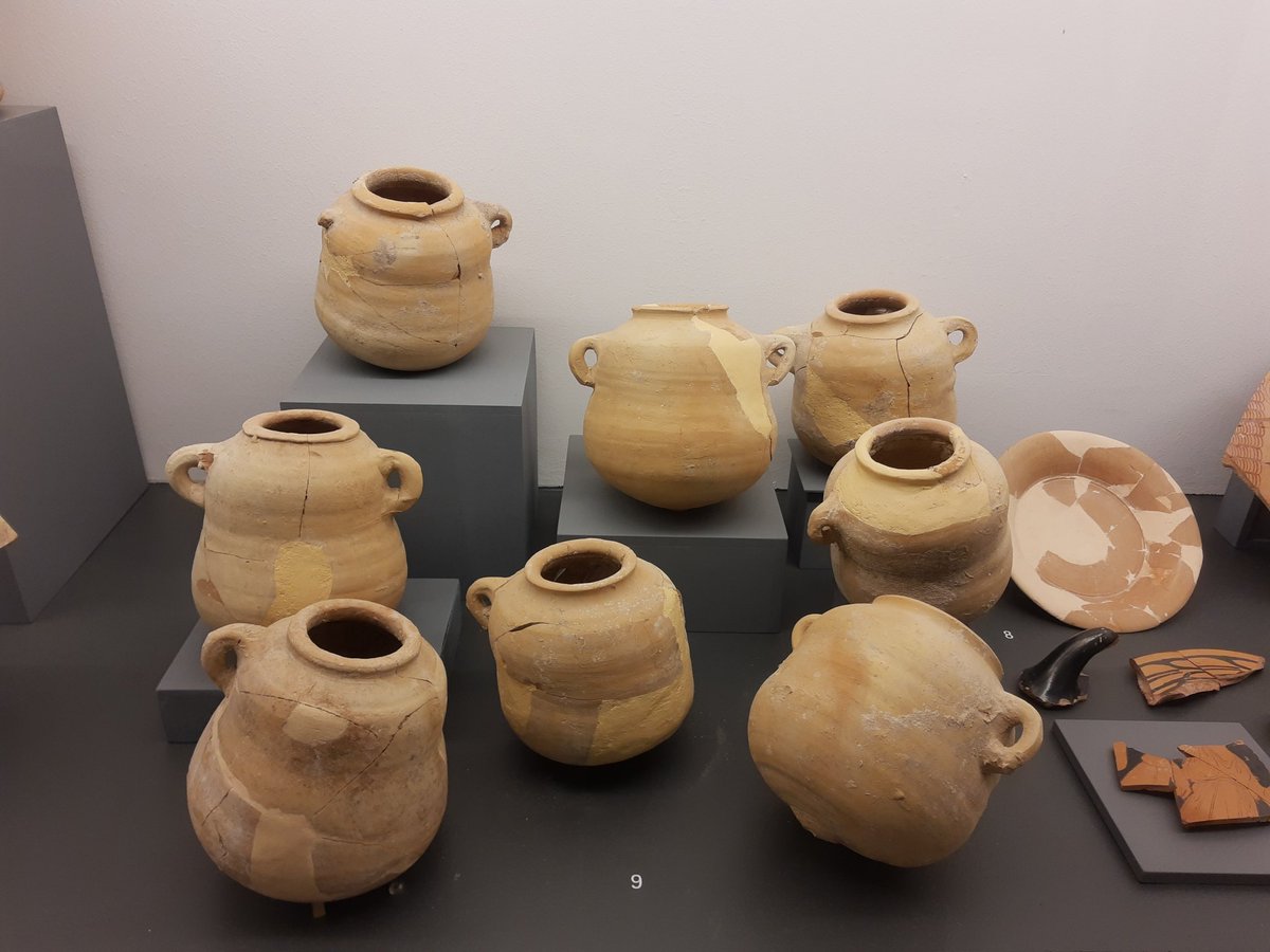 HectorUroz's tweet photo. El museo arqueológico de @LaAlcudia, cuna de la Dama, tiene una de las colecciones (sobre todo la ibérica) más singulares de España.
Lo habré visto mil veces (a diario en campaña de excavación), y no pierde encanto.
Si estás cerca de Elche estas vacaciones, no dudes en visitarlo. https://t.co/GHDhgmez05