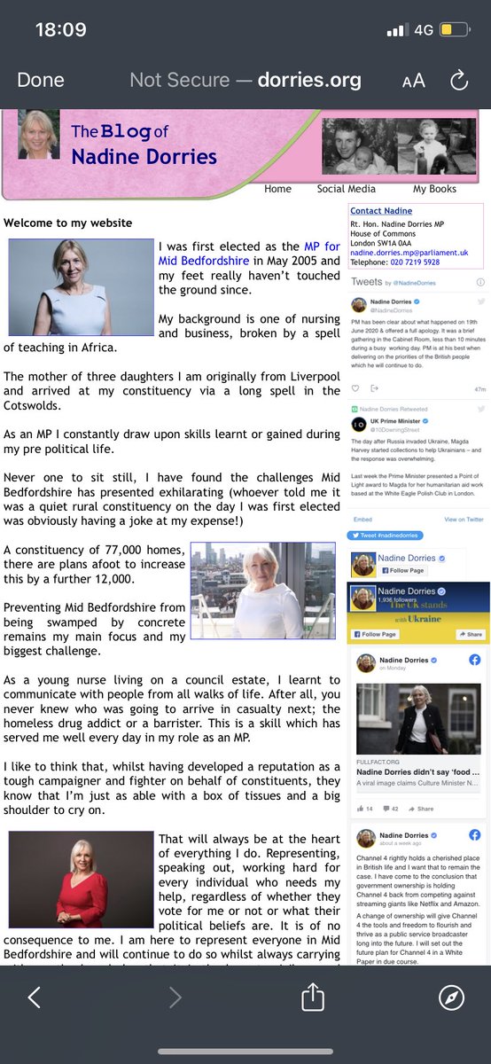 Why does her blog look like a year 8 i.t project Lool