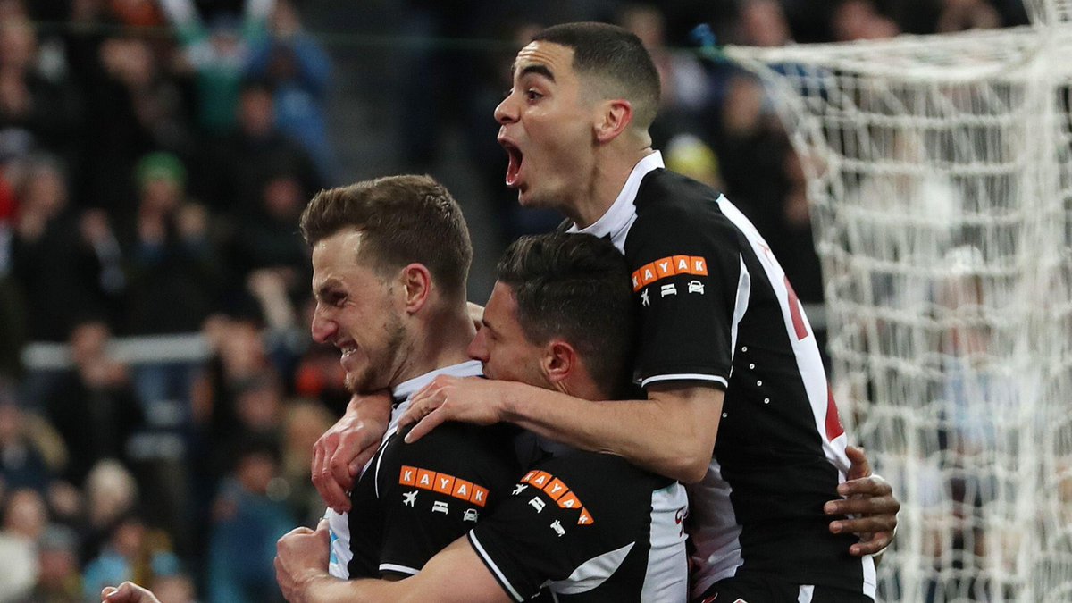 Chris Wood strzelił jedyną bramkę w meczu, w którym Newcastle pokonało Wolves, kończąc tym samym passę trzech porażek w Premier League.

reymonta22.pl/newcastle-1-0-…