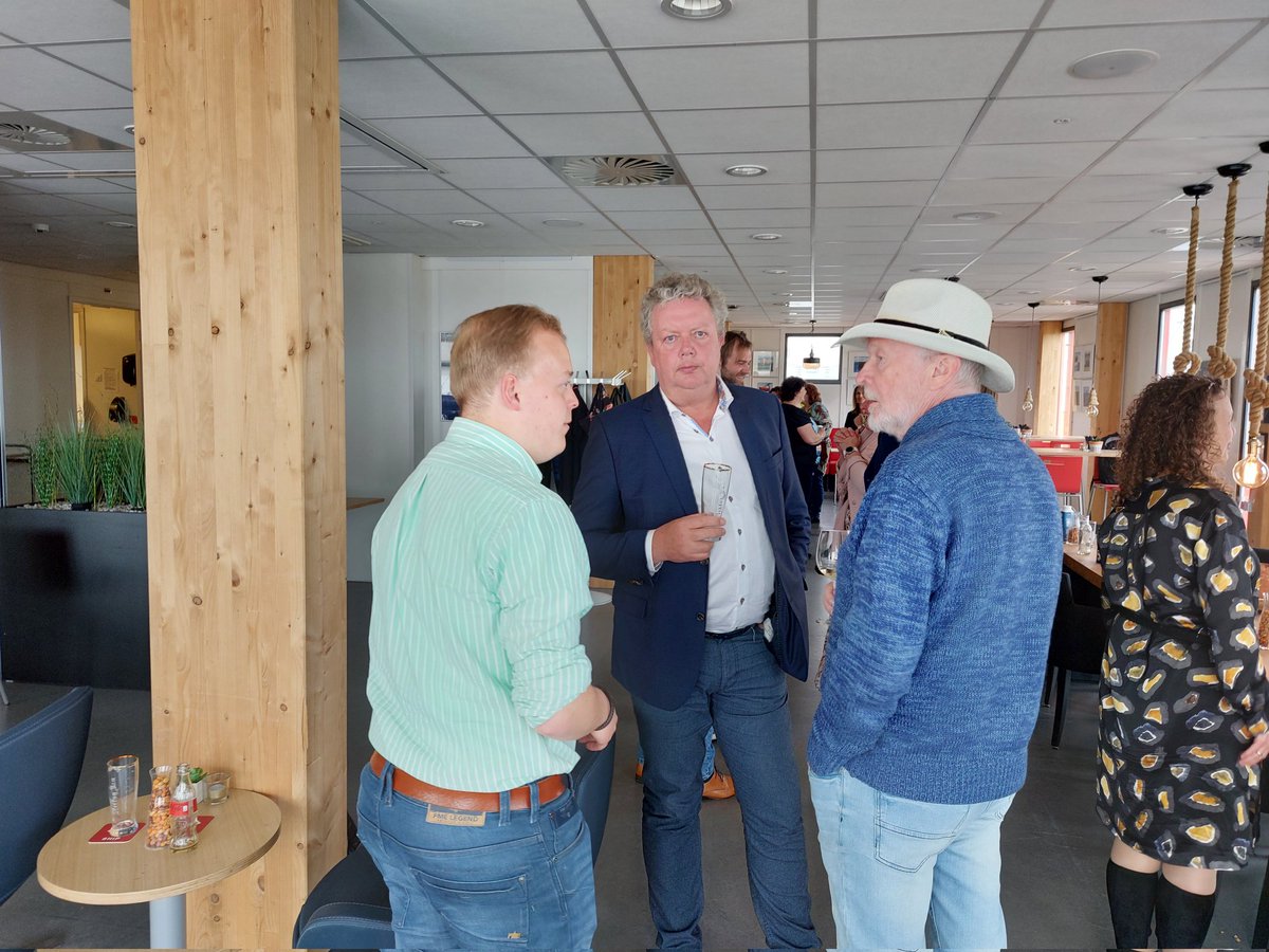 Bij Ship in Velsen noord gaat het over belang van de haven voor #Velsen en naar en duurzame circulaire economie.