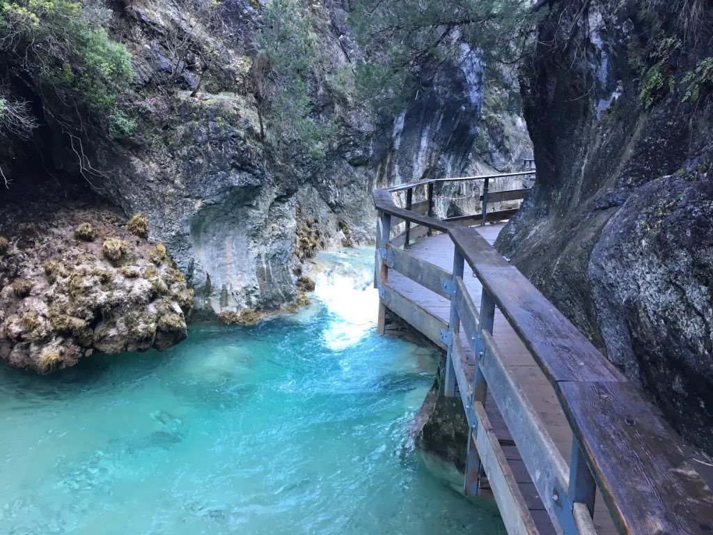 yendoporlavida's tweet photo. 10 Rutas por la Sierra de Cazorla para descubrir sus paisajes, sus pueblos y su gastronomía.
Más detalles en https://t.co/enOUwj8p9H https://t.co/GBLezphXCs