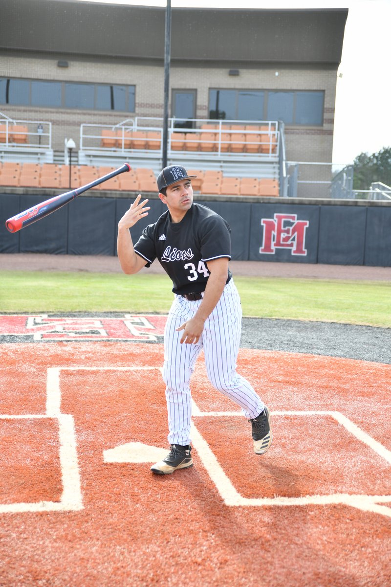 BSB | WES-O BOMB!! Wesley Sides gets his team-leading 9th HR of the year (14th career). The 3-run bomb give the Lions a 3-0 lead in B1, one out.