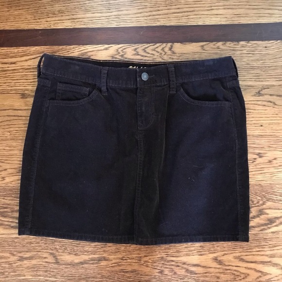 SuziWagner1's tweet photo. So good I had to share! Check out all the items I'm loving on @Poshmarkapp #poshmark #fashion #style #shopmycloset #lululemonathletica #oldnavy #whitehouseblackmarket: https://t.co/UiXrHXtdFc https://t.co/MAiGpo9yDa