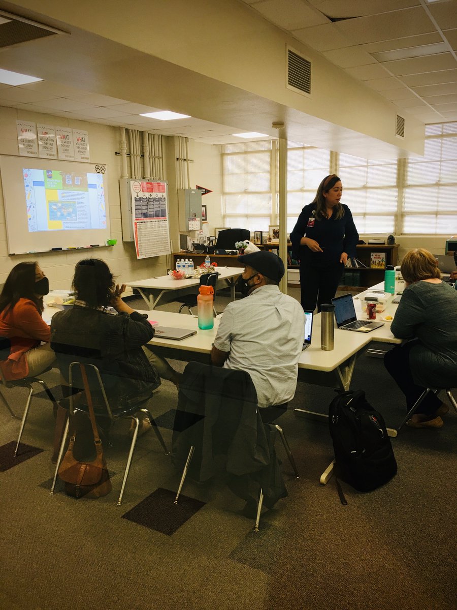 ZsrQuintero's tweet photo. Amazing to see true servant leadership at its finest. Love productive PLCs that nourish student  and educator success! # it can be done! #modeled excellence # lead by serving/example! @FairmeadowsElem #Favela-Q.thegreatest!! https://t.co/yyAFtz7hwi
