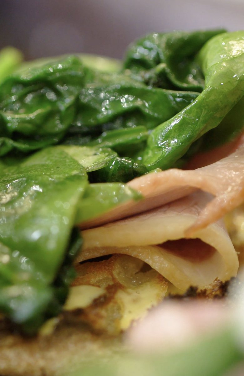 LakesideTable's tweet image. youtu.be/XVTWVrxBKIk #hollandaise #eggsbenedict #eggs #mimosa #poachedegg