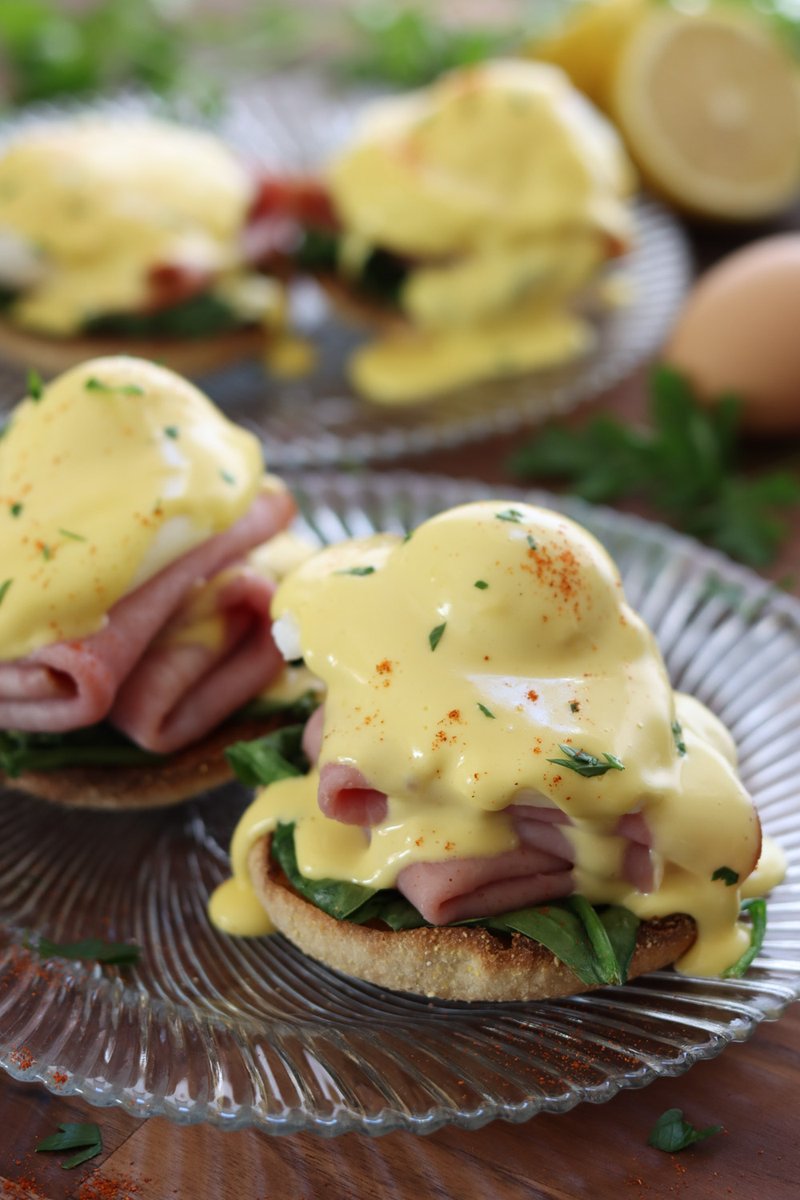 LakesideTable's tweet image. youtu.be/XVTWVrxBKIk #hollandaise #eggsbenedict #eggs #mimosa #poachedegg