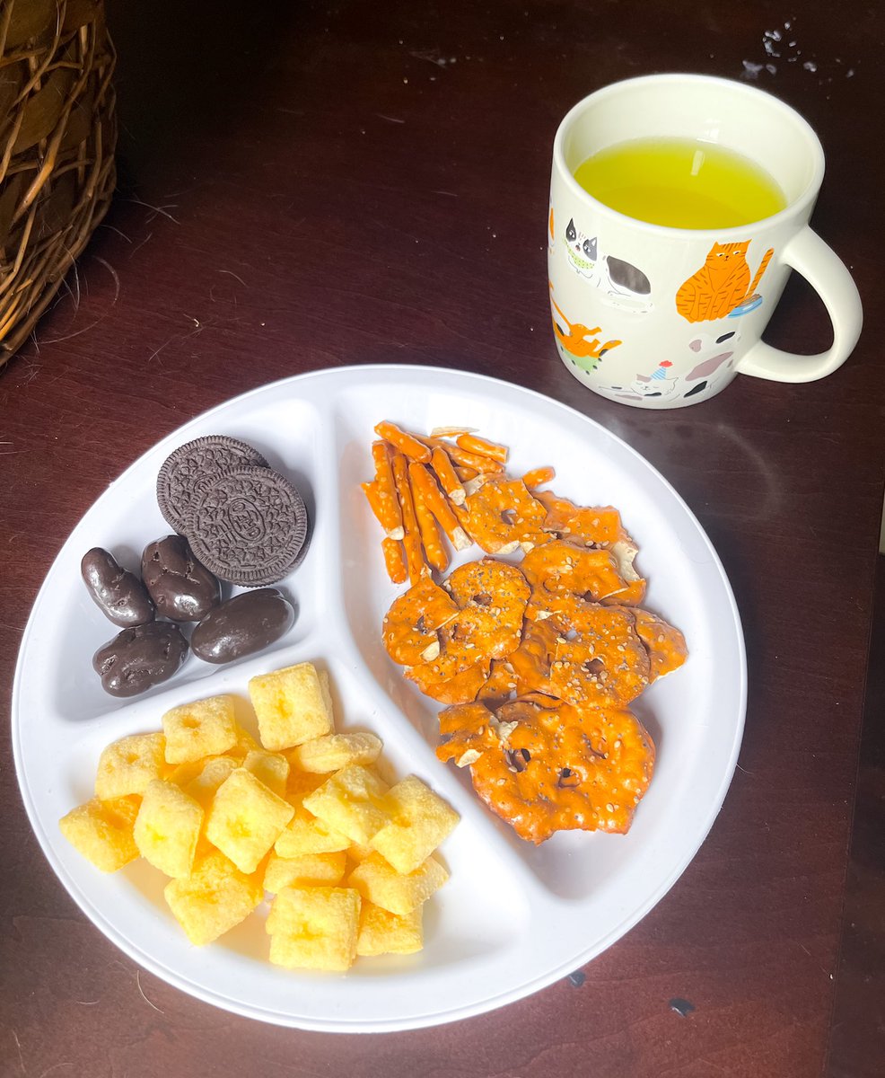 tunebunny's tweet photo. snacks :3 https://t.co/kMwkQDNBBo