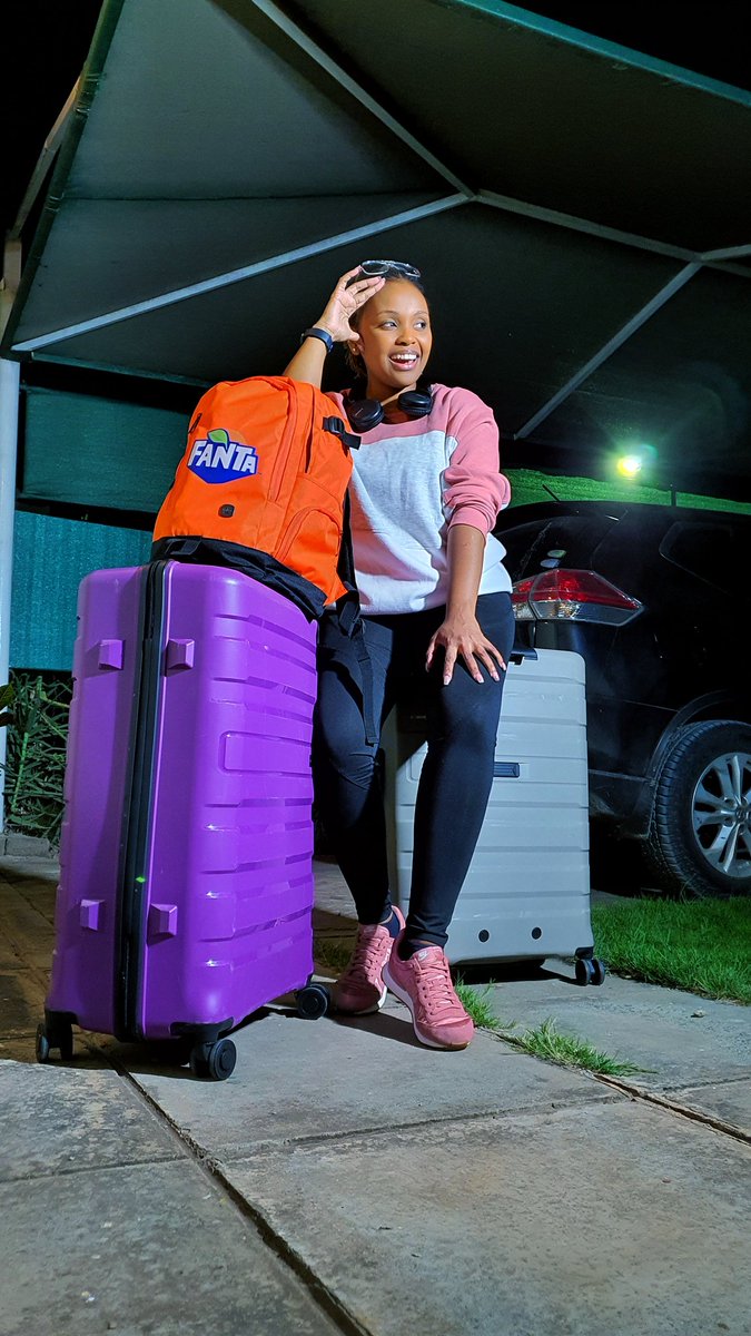 wixx_mangutha's tweet photo. Oh my goodness!!! Yeeesss...it's time!!!😭♥️ Just left home for the airport. 😭🥳♡  Truly grateful to God for today and really looking forward to what the future holds. Who's cutting onions? 😭🙏🏽♥️ Europe here I come. 💫 #wekeepitmoving https://t.co/tSc7ig0uiU