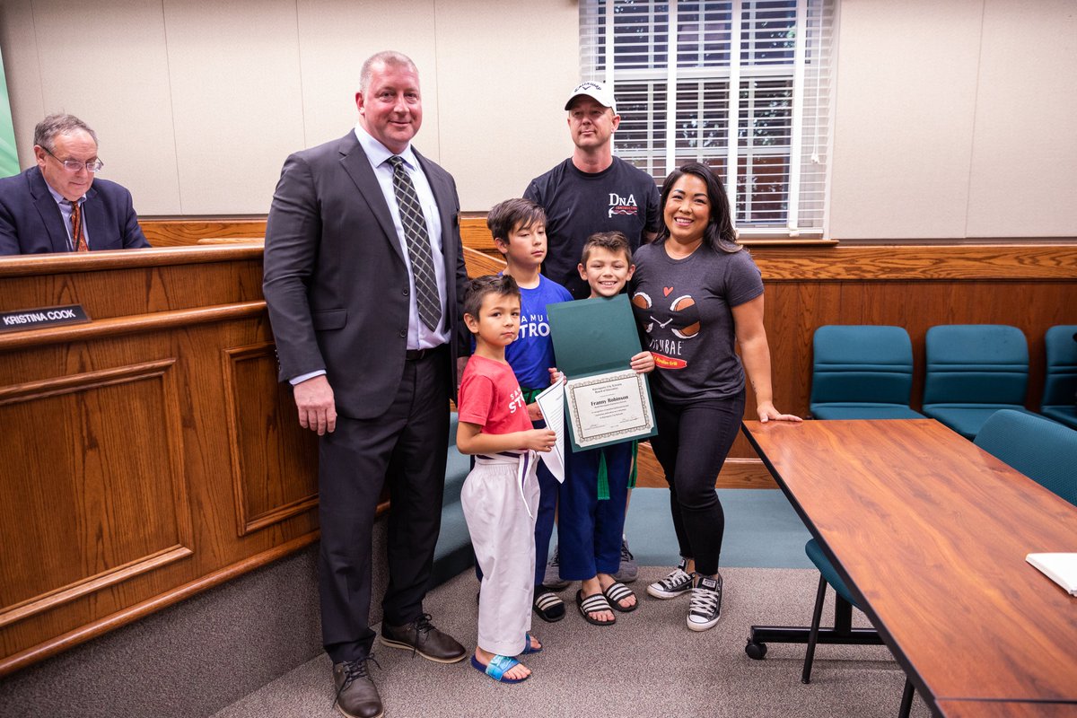 KCS_NC's tweet photo. The Kannapolis Board of Education was proud to honor outstanding representatives from @NKannElem at its April meeting!🎉

More info➡️  https://t.co/BILZJlWSKT

#myKCS https://t.co/s7iAVM9iFp