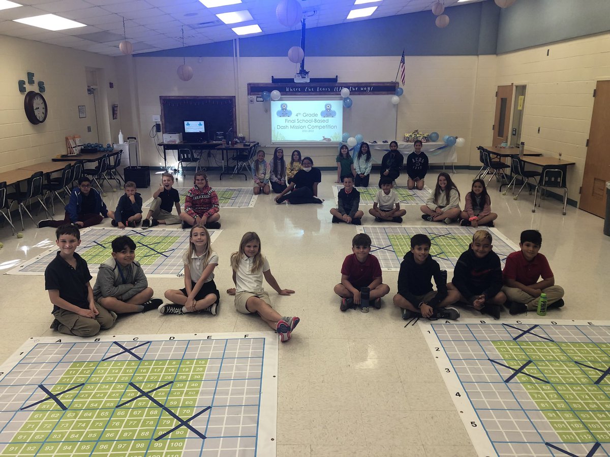 MrsKinsland's tweet photo. Ready to go! @CollierScience @CESCorkyBear @collierschools @ccpssteam #dashcompetition https://t.co/A27aQIVdKi