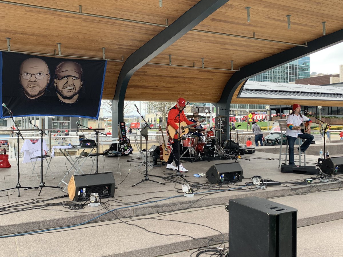 redshsshowcase's tweet photo. Heading to @Reds Opening Day? Stop by the Schmidlapp Event Lawn and catch @GambleNFin!

You can also win you some free @Skyline_Chili Reds Futures Showcase goodies! https://t.co/twlG5J4xT0
