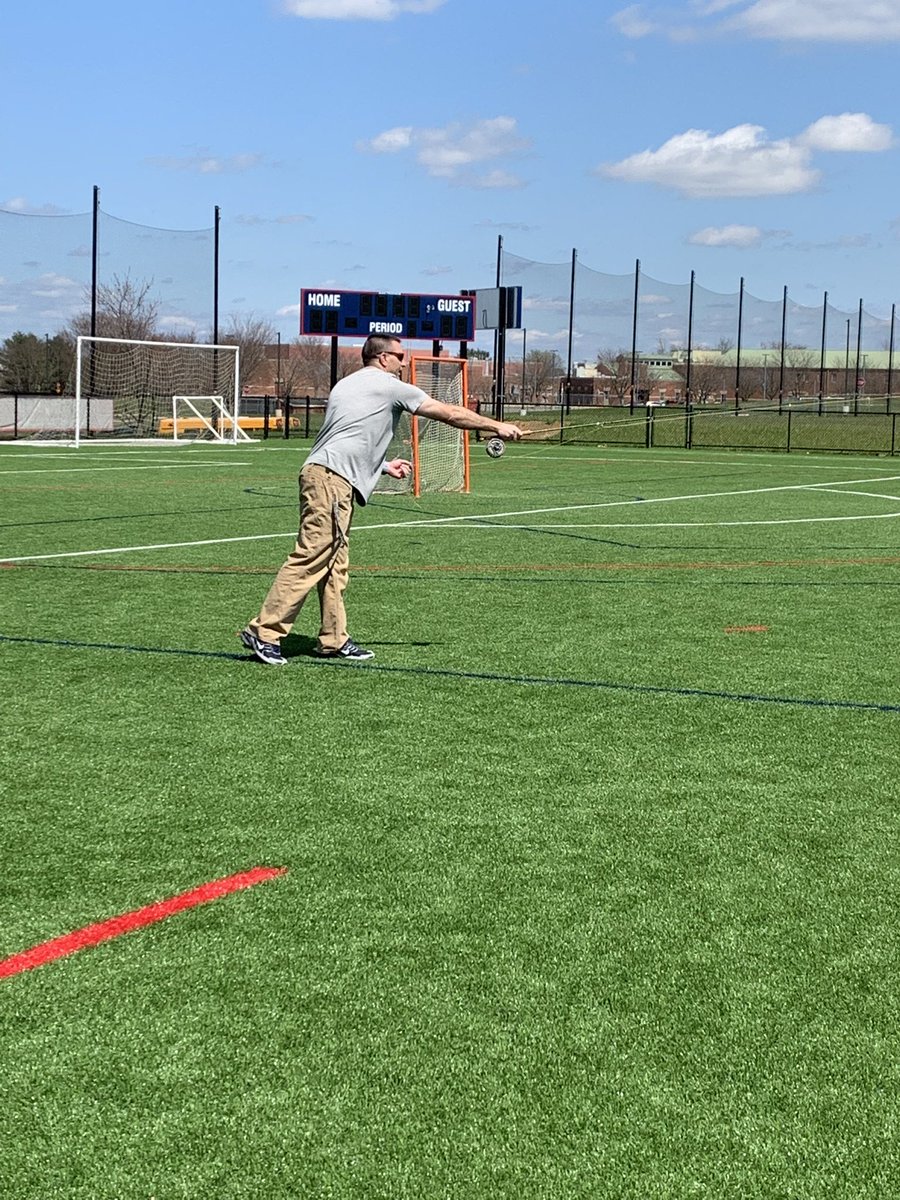 SnavelyWatrbug's tweet photo. Can’t have a PA Fishes course and not learn how to cast a line. @watrbug250 @chesapeakebay @StroudCenter @pafishandboat @CVBuckskins https://t.co/0Xt4Oo7SSG