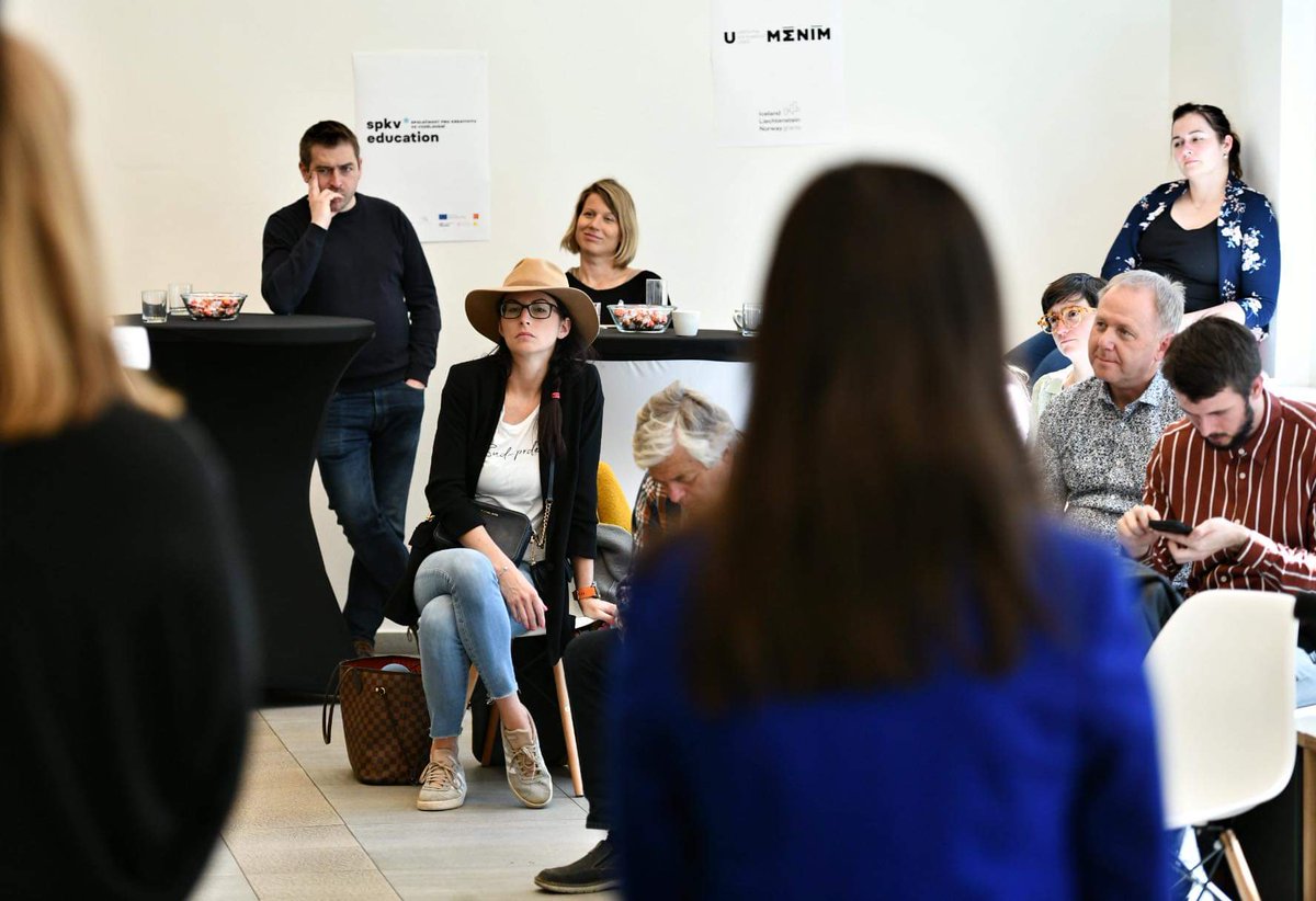 PlatformaUmenim's tweet photo. Kreativita je strategická surovina 21.století, zaznělo mj. dnes na tiskové konferenci, která proběhla v Podnikatelské a inovační centrum hl.m.Prahy a představila program #tydenkreativity2022. 
Celosvětová akce, do které se zapojilo 109 zemí, se koná od 15. do 21. dubna 2022. https://t.co/HbEDCLLRjI