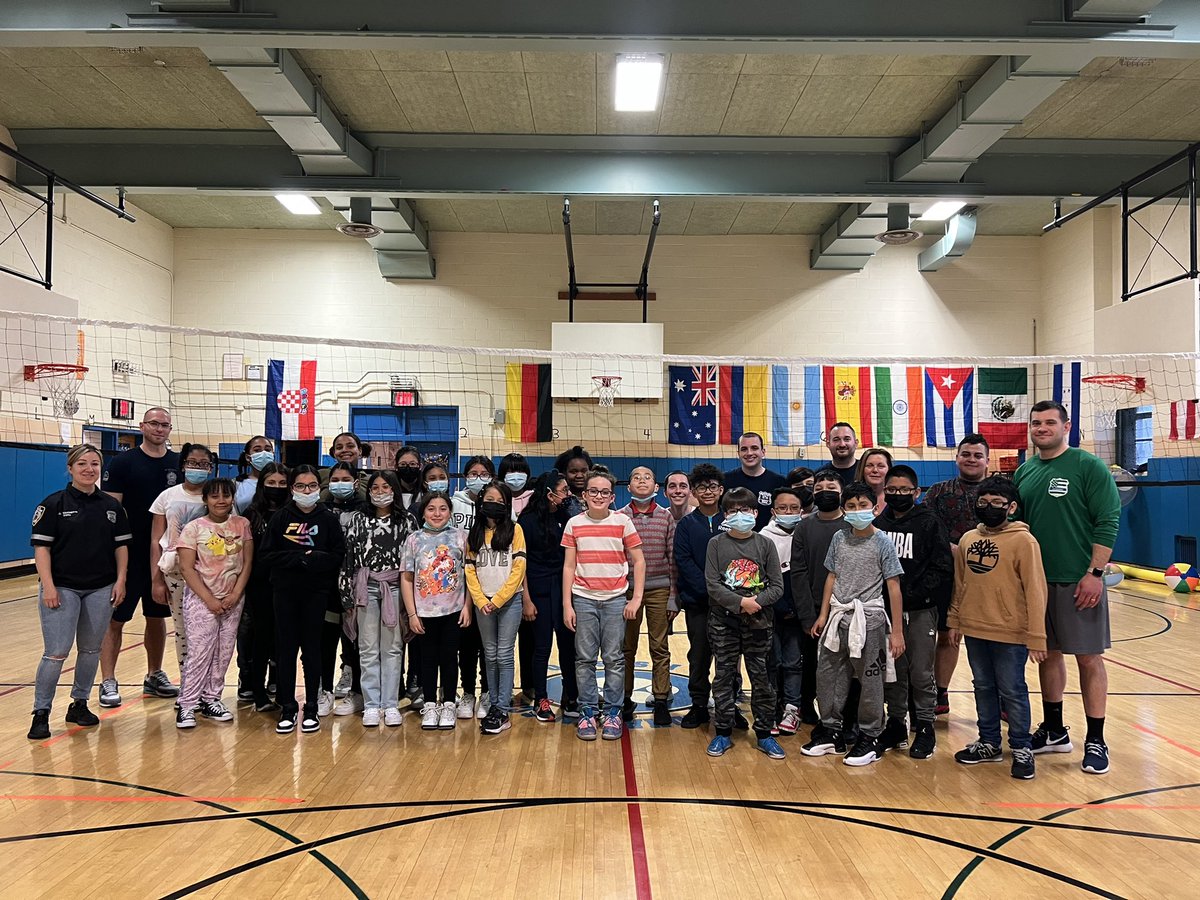 PhysEd_60Q's tweet photo. Today was our annual Volleyball Game with the @NYPD102Pct ! Officer Esposito spoke with our 5th grade scholars about  bullying and internet safety. We value our local police and can’t wait until our next activity. @MrsHarrisonPS60 @literacy_fox @PS60queens https://t.co/g328JONyv8