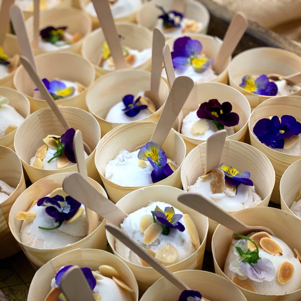 ShortcakeDining's tweet photo. Coconut Sorbet, Flaked Almonds...
.
.
.
.
#Pudding #SweetTooth #Dessert #SweetCourse #StrawberryShortcake #WelshCaterer #WeddingFood #WeddingPudding #Sorbet Lover #WeddingDessert https://t.co/kAOkJVSQug