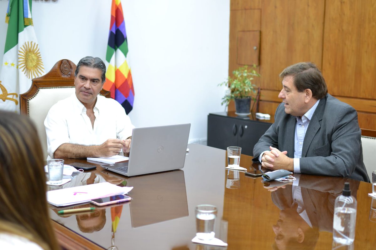 acepnacional's tweet photo. Apertura ACEP Chaco | En una excelente y amena reunión, fuimos recibidos por el gobernador de la provincia @jmcapitanich. Intercambiamos ideas y pudimos contarle sobre el trabajo que ACEP desarrolla en todo el país  #democracia #diálogofederal @katyablanc @OscarEnsinck https://t.co/pSIRRp1OzS