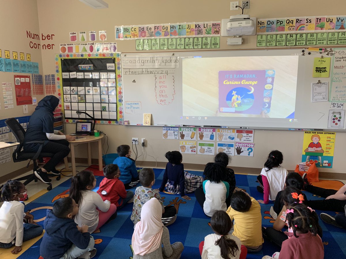 Ramadan Mubarak!! One of our class parents came in to teach us all about Ramadan. We had the best time making moons and stars! 🌙 ⭐️