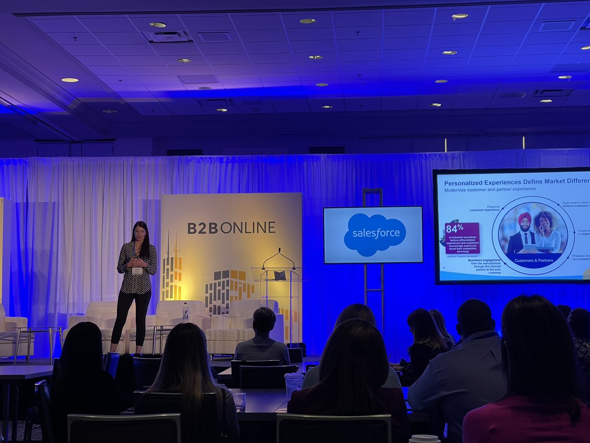 geyerba's tweet photo. Sink or swim. Melinda Munroe, @melindaornburg admirable job pinch hitting when you’ve only been with Salesforce for 2 months?? #b2bonline @B2BOnlineConf https://t.co/4Nmfx9iazL