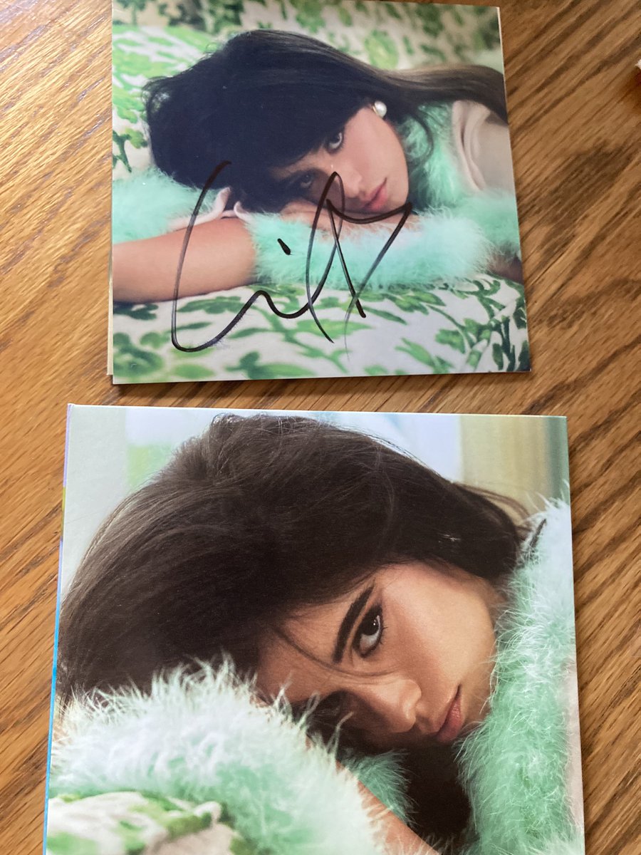 HarmonizerCT's tweet photo. Yes my @Camila_Cabello signed #FAMILIA album came today https://t.co/xF1bSKl3NP