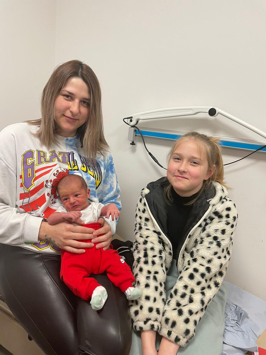 PoplarTeam's tweet photo. Irma welcomed her beautiful baby boy earlier this month 💙 
Here they are with proud big sister Samantha 🥰 
Big congratulations to this lovely family 😍 #PoplarTeamTRFT #Rotherham #continuityofcare #betterbirths #NHS #RotherhamMaternity https://t.co/1ohjC1kamE