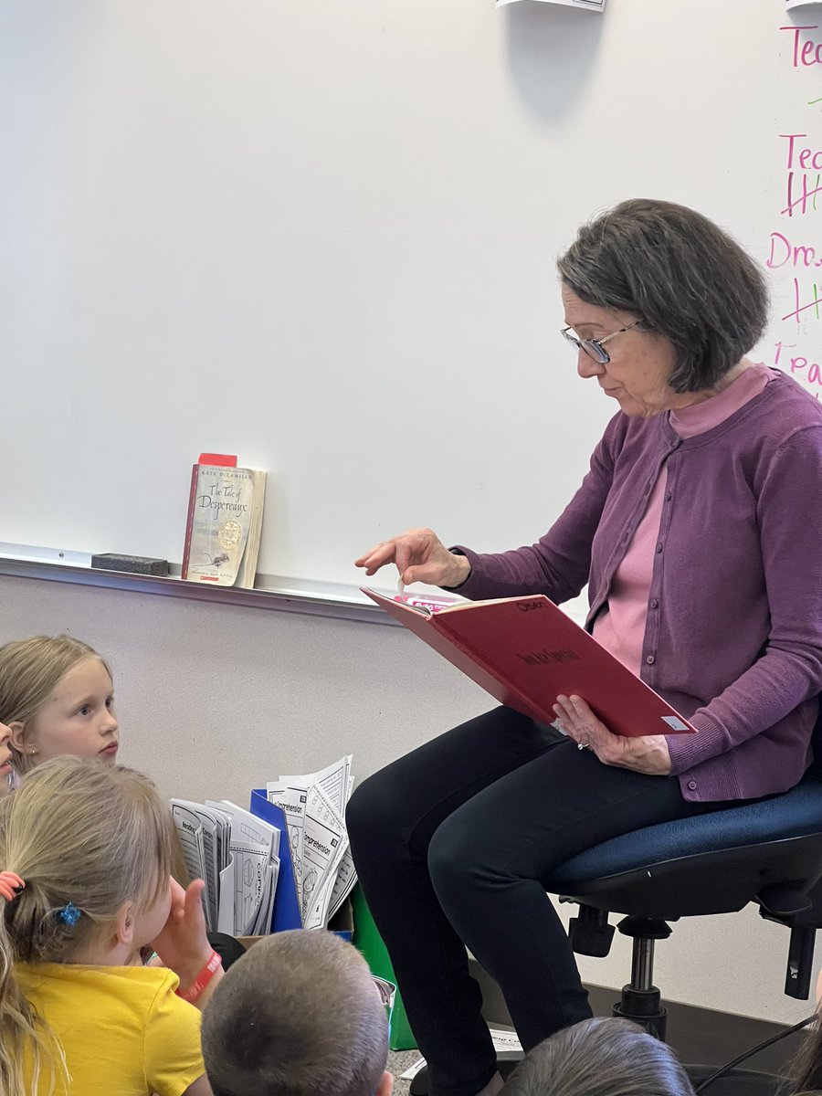 JenOlsenSVVSD's tweet photo. My mom, my first teacher, @cfallon11 came to @PrairieRidgeES as our 2nd mystery guest reader and read You are Special! Our next Mystery reader will come on Friday! #stvrainstorm #fredericklearns #community #2ndgradersarespecial #reading https://t.co/NLXiXDT1nx