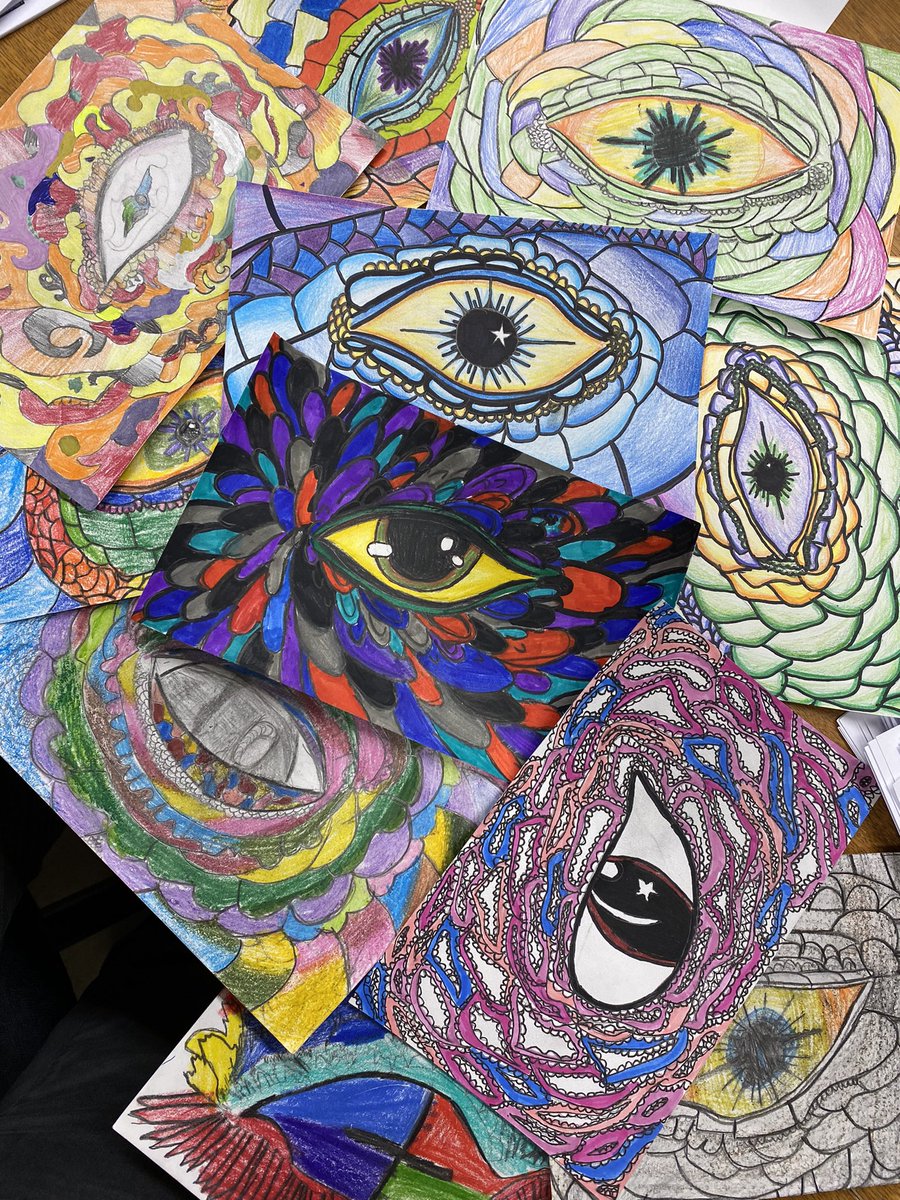CrystalGuillet1's tweet photo. Exploring gradient shading. Grade 7/8’s “Eye of the Dragon.” #arps2022 https://t.co/vDJLK6dKKZ