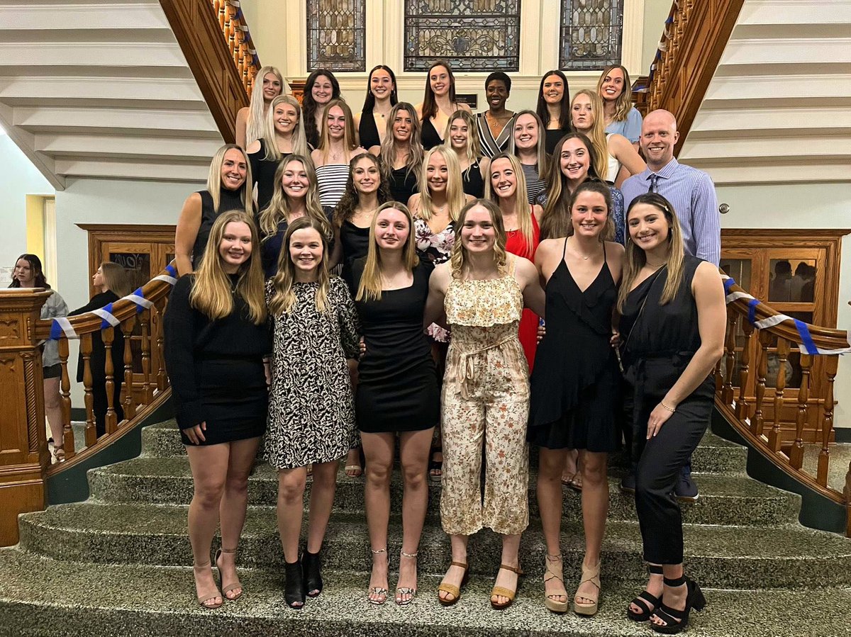 Ernie’s last night🤩👀🏆🦅 #teamoftheyear