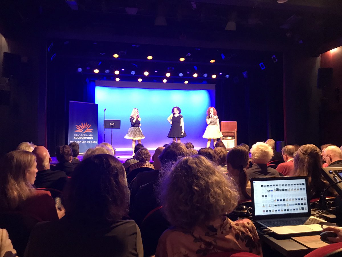 Feestelijke culturele avond @CultuurfondsOv in <a href="/Hof88/">Theater Hof 88</a> <a href="/Gemeente_Almelo/">Gemeente Almelo</a> waar ons bestuur cheques uitreikt aan projectaanvragers op terrein v cultuur en natuur. Heerlijk en inspirerend dat het weer kán. #cultuurfonds