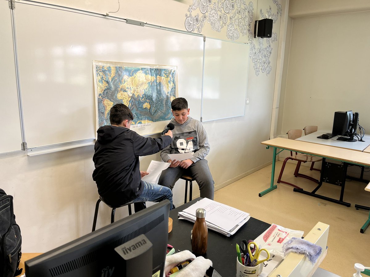 CollegeGSand's tweet photo. [Culture] Les #élèves de 4e du #DAD Dispositif Anti Décrochage du @CollegeGSand ont interviewé les élèves #UPEAA sur leurs parcours de vie. Merci à Manuel 🇲🇿 , Abraham 🇻🇪 , Nesrine 🇩🇿 ou encore Malak 🇲🇦 pour leurs témoignages! Suivront bientôt Moustapha 🇮🇶 et Arezo 🇦🇫 https://t.co/Bl73uGEpHg