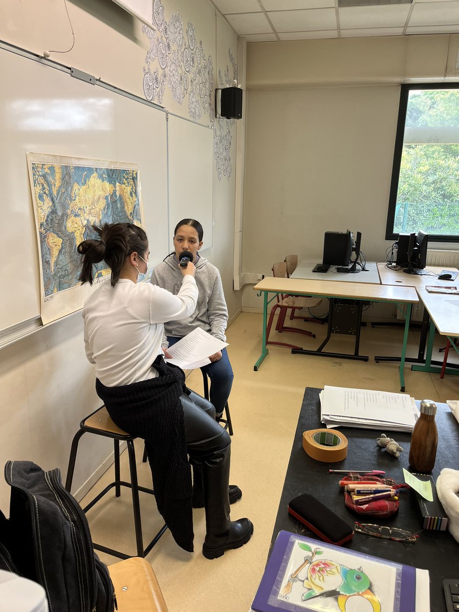 CollegeGSand's tweet photo. [Culture] Les #élèves de 4e du #DAD Dispositif Anti Décrochage du @CollegeGSand ont interviewé les élèves #UPEAA sur leurs parcours de vie. Merci à Manuel 🇲🇿 , Abraham 🇻🇪 , Nesrine 🇩🇿 ou encore Malak 🇲🇦 pour leurs témoignages! Suivront bientôt Moustapha 🇮🇶 et Arezo 🇦🇫 https://t.co/Bl73uGEpHg
