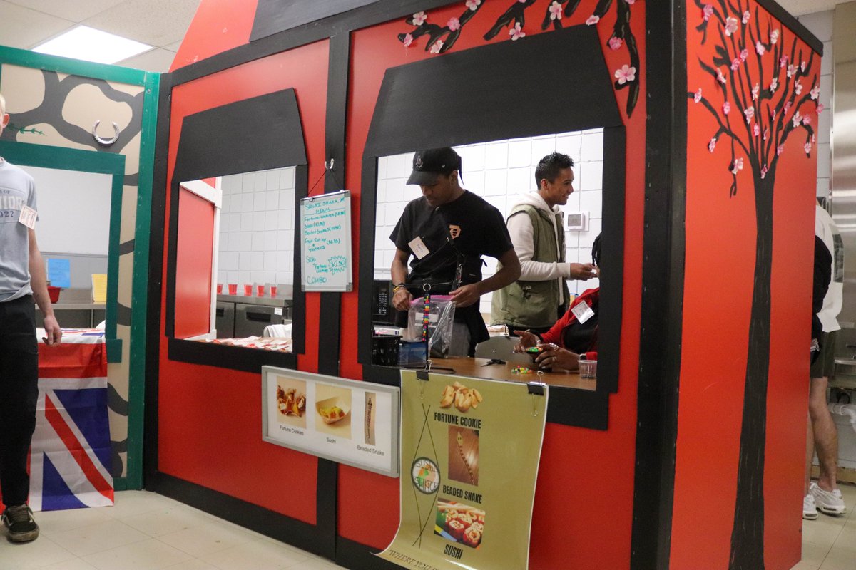 BSSDnews's tweet photo. Last week, the School of Economics welcomed in its very first class of high-school-aged students! BSHS students from 4 of the entrepreneurship classes were invited in to once again run their own stores, give back to their community, and relive those childhood memories. #WeAreBSSD https://t.co/fyNOOV9ww0