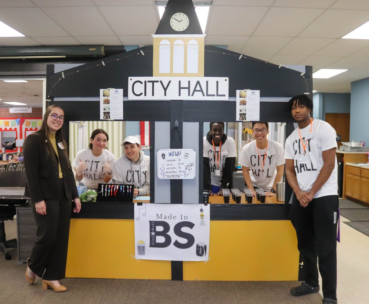 BSSDnews's tweet photo. Last week, the School of Economics welcomed in its very first class of high-school-aged students! BSHS students from 4 of the entrepreneurship classes were invited in to once again run their own stores, give back to their community, and relive those childhood memories. #WeAreBSSD https://t.co/fyNOOV9ww0