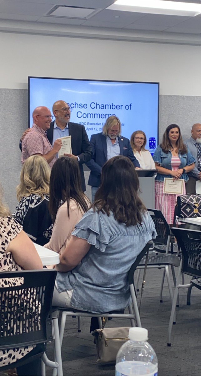 ambermhope's tweet photo. I ❤️celebrating our amazing employees of the month!! ❤️❤️🥳🥳You are so loved and appreciated! Thanks for all you do for @Hudson_Hawks @AJScienceTeach @kraemerscience #soarhawkssoar https://t.co/vZkpeacNEX