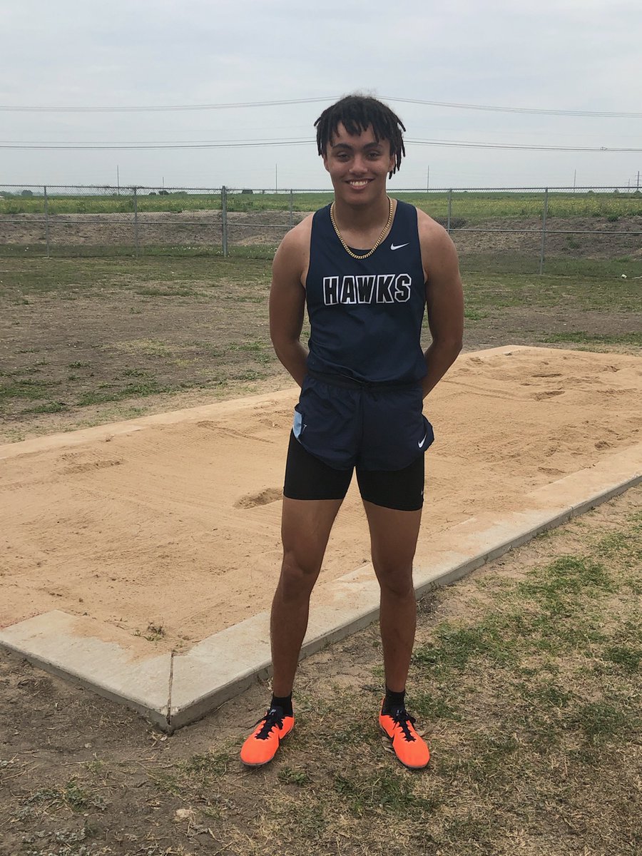 Trace Dalton 2nd place Varsity Boys Long Jump 21' 2"