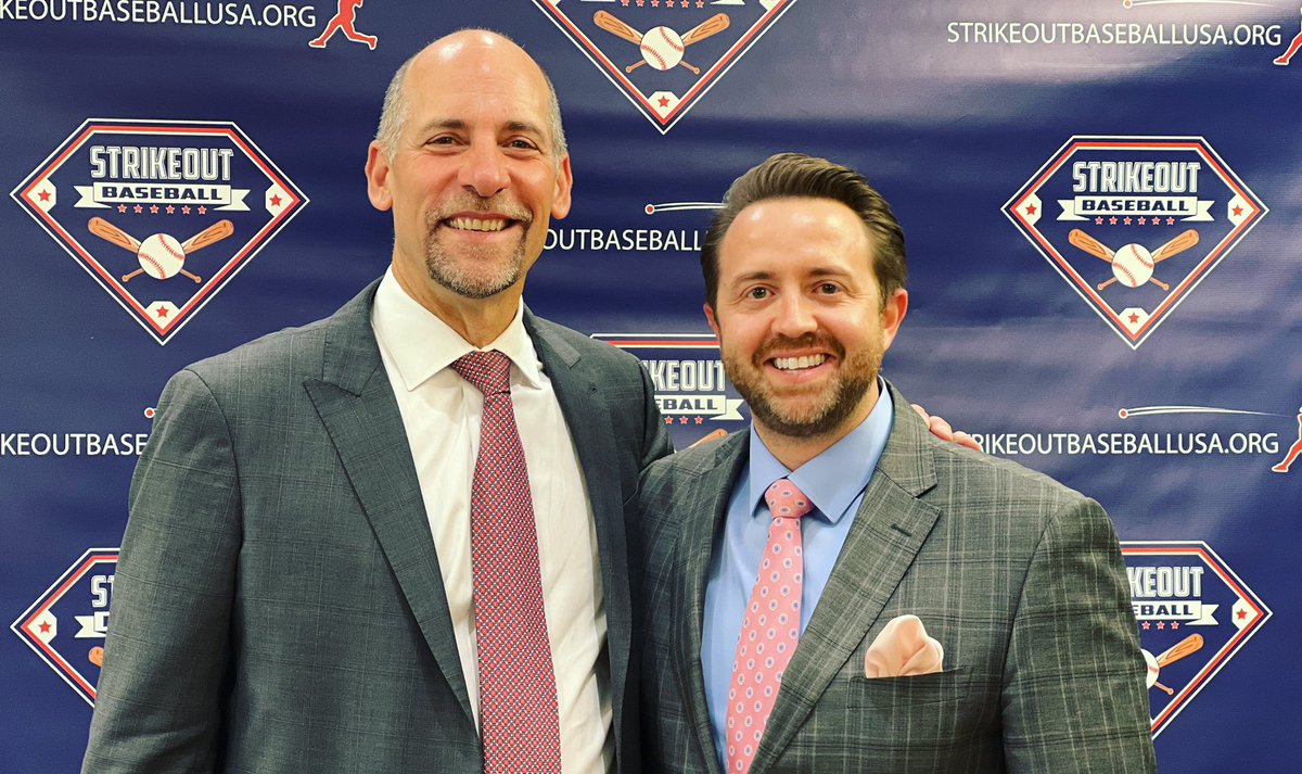 SteveJapinga's tweet photo. Phenomenal @LansingEconClub featuring Lansingโs John Smoltz! Check out his project in @downtownlansing Strikeout Baseball USA https://t.co/RFjBEonBk3 #HOF15 https://t.co/afDe9JgLJj