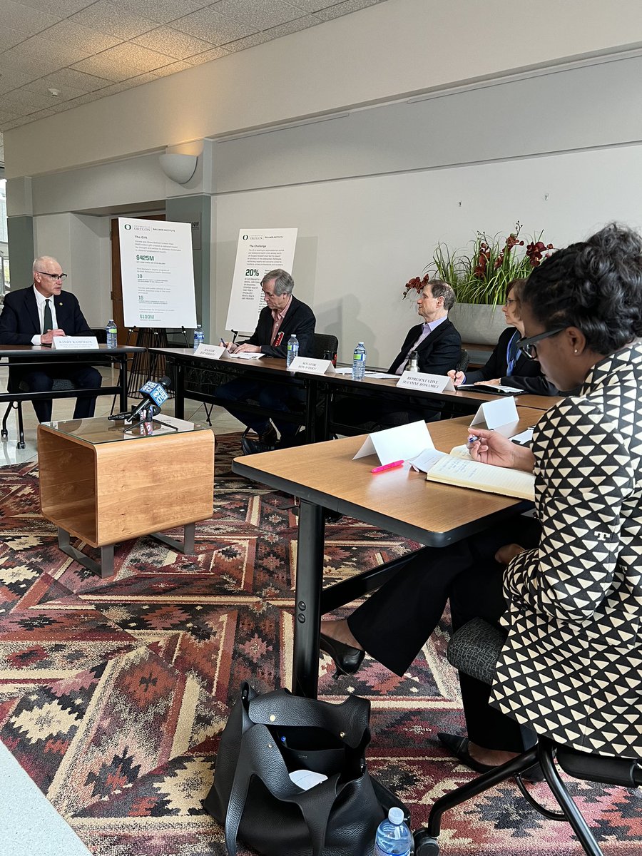 UOAdvocates's tweet photo. Happening now. @uoregon faculty briefing @RonWyden @SenJeffMerkley and @RepBonamici about The Ballmer Institute for Children’s Behavioral Health. (Glad he’s staying safe and missing @repblumenauer while he recovers). https://t.co/kyqCJLRWwt